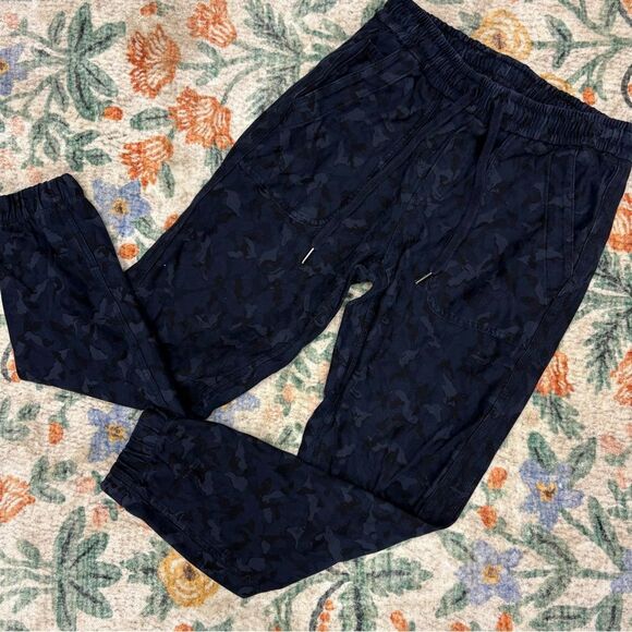 Athleta Farallon Jogger Pants Size 2 Petite - Picture 2 of 6